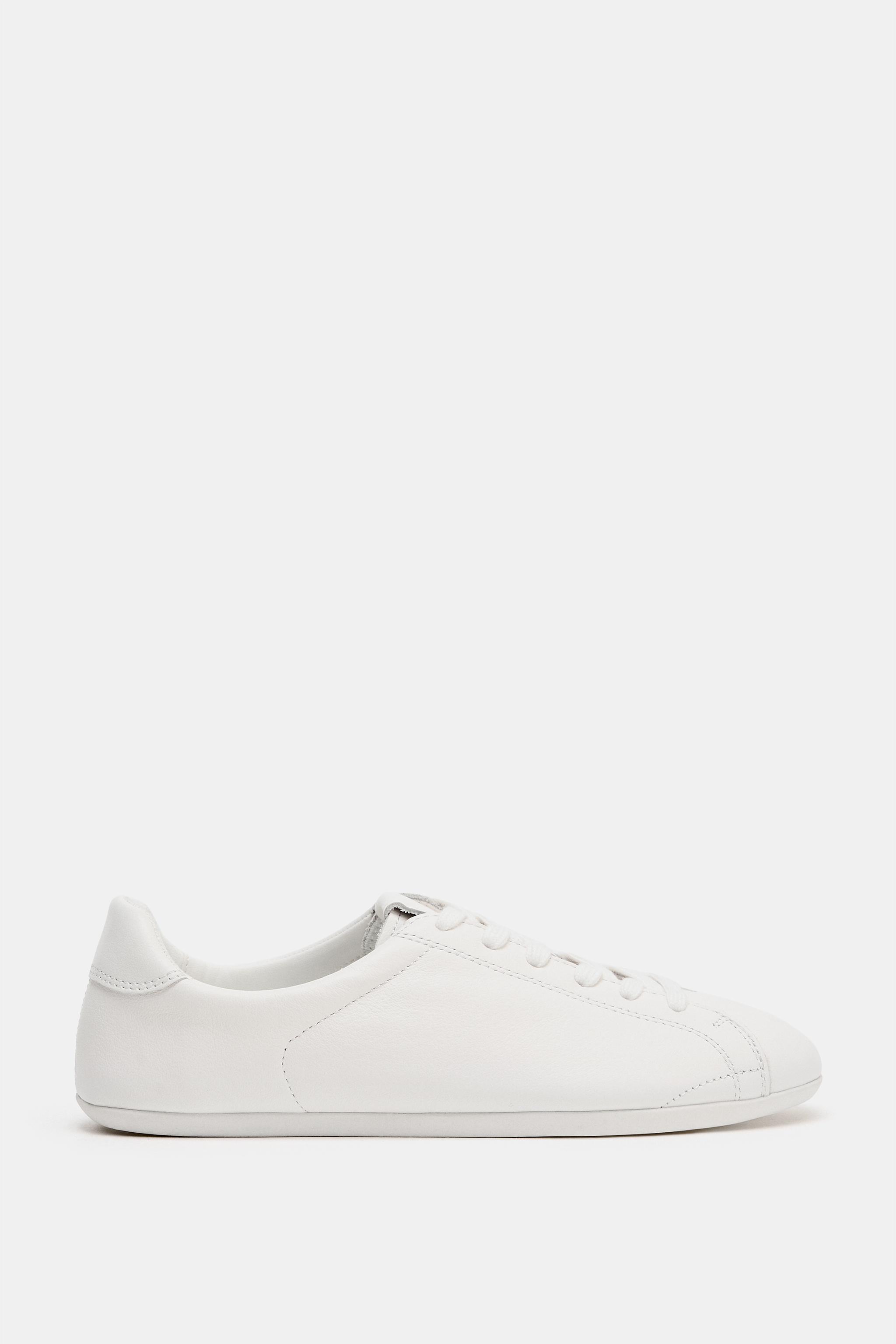 BASKET EN CUIR